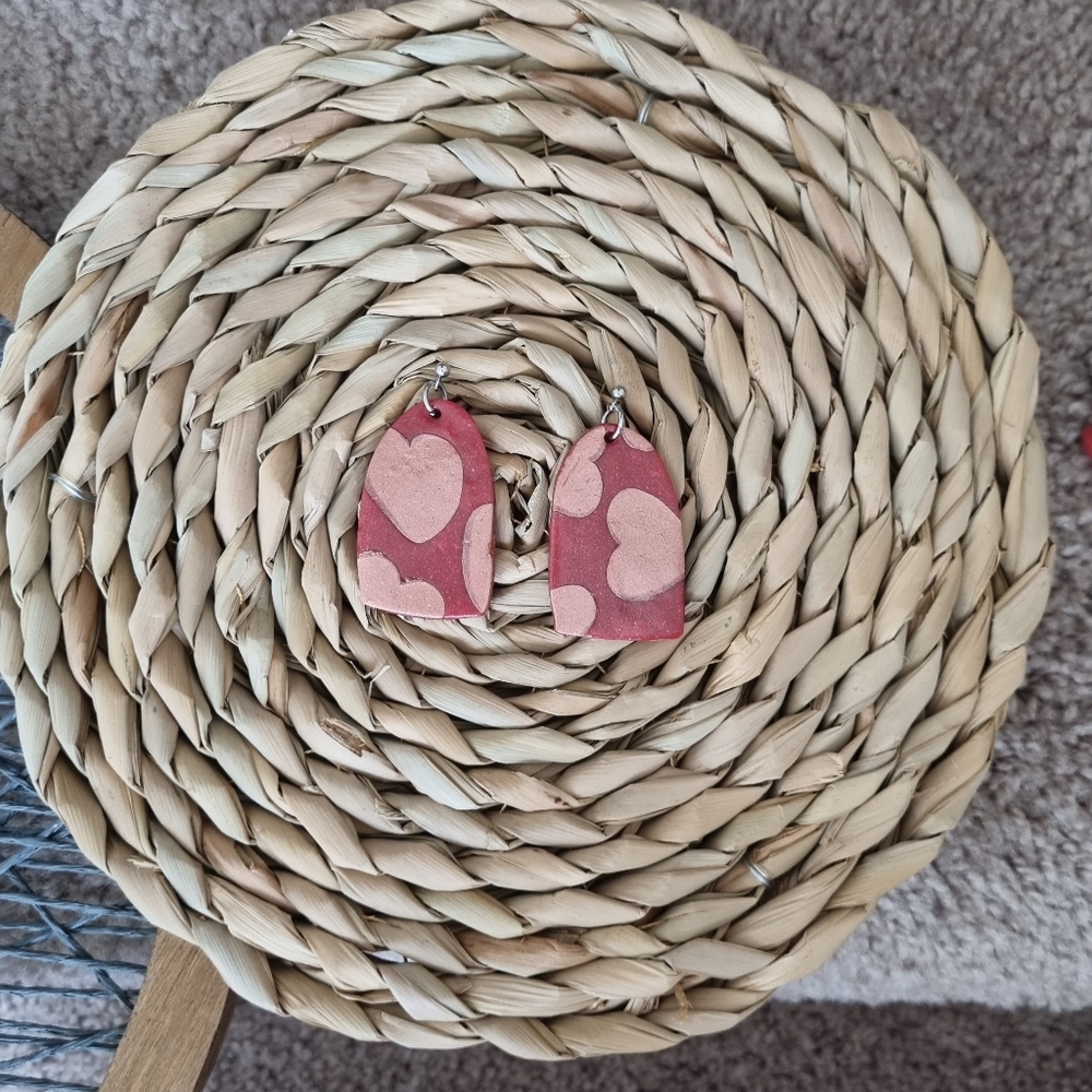 Heart Pattern Earrings - Picture 2 of 2